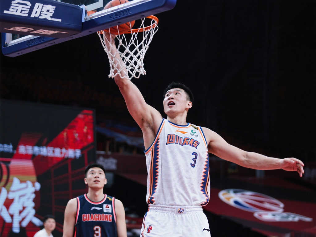 广东剑指四川核心？朱芳雨为补齐短板全力以赴